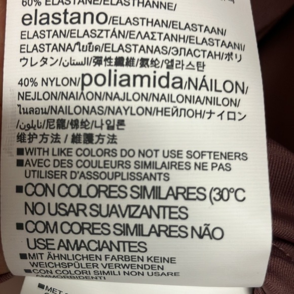 Under Armour Running/Athletic/Athleisure Top, M, NWT! - Picture 11 of 11